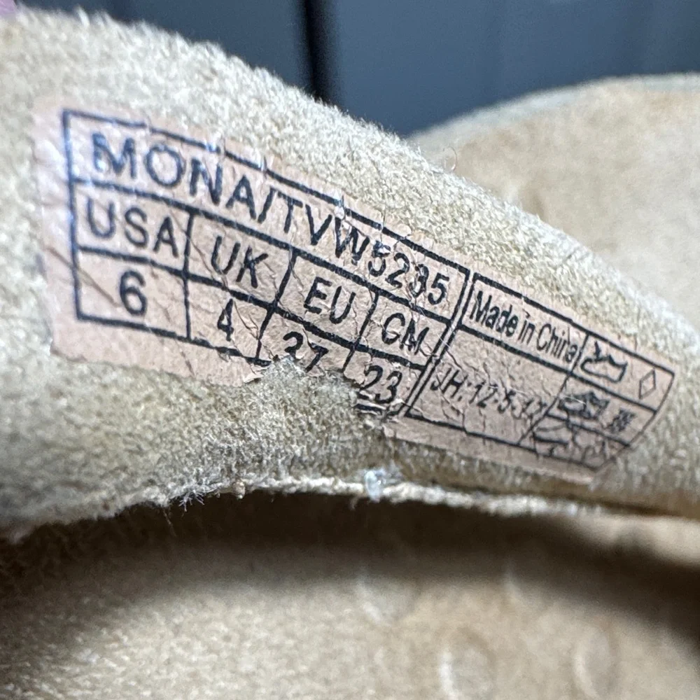 Vionic Beige Women's Sandals - Size 6 - Picture 4 of 4